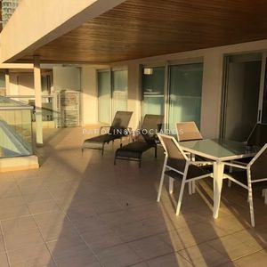Apartamento De 2 Dormitorios En Venta En Icon Tower, Punta Del Este