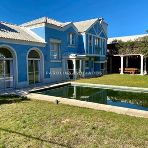 Casa En Venta En Manantiales, 4 Dormitorios, Punta Del Este.