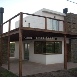 Casa En Venta A Pasos Del Mar De Punta Del Este.
