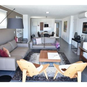 Penthouse En Venta De 3 Dormitorios En Bonaire, Punta Del Este.