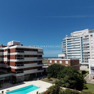 Apartamento En Venta De 3 Dormitorios En Brava, Punta Del Este.
