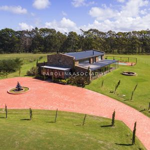 Hermosa Casa En Venta En Pueblo Mio, Manantiales.