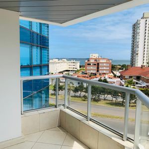 Apartamento En Venta De 3 Dormitorios En Punta Del Este.