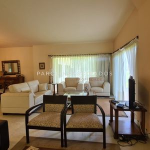 Muy Linda Casa En Venta En Zona Residencial Marly, Punta Del Este.