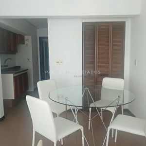 Departamento En Edificio Muy Bien Ubicado Con Servicios!