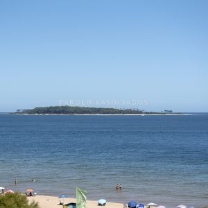 Pent-house Con Azotea Propia, Parrillero Y 2 Dormitorios En Acapulco, Punta Del Este.