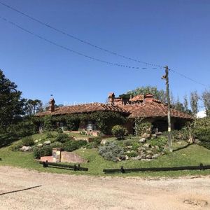 Casa De 3 Dormitorios En Venta En La Barra, Punta Del Este.