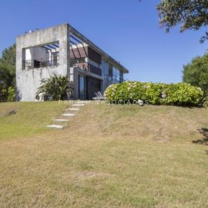 Casa En Venta De 3 Dormitorios En Jose Ignacio