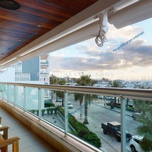 Apartamento En Venta De 4 Suites En Edificio Puerto Punta, Punta Del Este.