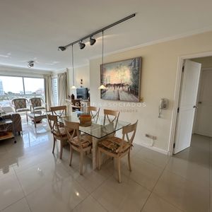 Espectacular Apartamento En Venta De 3 Dormitorios En Torre Triangulo, Punta Del Este