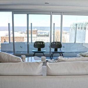 Apartamento En Venta De 3 Dotmitorios En Punta Del Este.