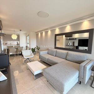 Apartamento De 2 Dormitorios En Venta En Miami Boulevard, Punta Del Este.