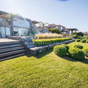 Casa En Venta De 3 Dormitorios En Montoya, Punta Del Este.