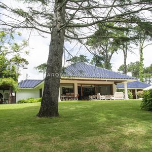 Espectacular Casa En Venta En Club Del Golf, Punta Del Este.