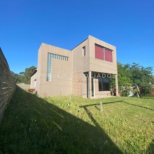 Casa Estilo Minimalista, A Pocas Cuadras Del Mar!