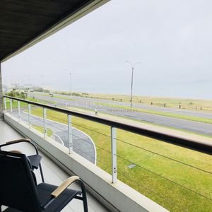 Apartamento En Venta De 3 Dormitorios En Punta Del Este.