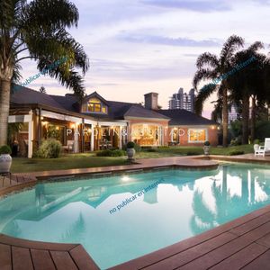 Magnífica Propiedad En Venta De 4 Dormitorios En Mansa, Punta Del Este.