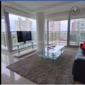 Apartamento En Venta De 2 Dormitorios En Torre Imperiale, Playa Brava - Punta Del Este