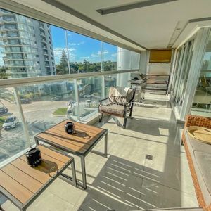 Apartamento En Venta De 3 Dormitorios En Miami Boulevard, Punta Del Este.