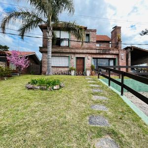 Hermosa Casa En Venta De 5 Dormitorios En Mansa, Punta Del Este.