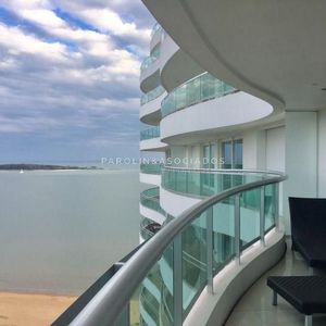 Apartamento En Venta De 2 Dormitorios En Torre Aquarela, Punta Del Este.