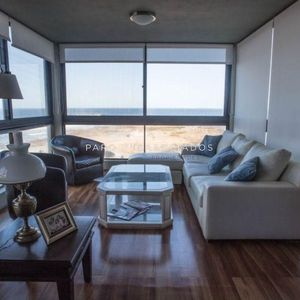 Apartamento En Venta De 3 Dormitorios En Punta Del Este.