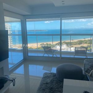 Apartamento De 3 Dormitorios En Venta En Miami Boulevard, Punta Del Este.