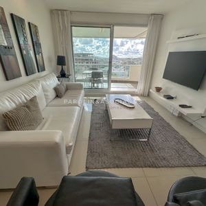 Apartamento En Venta De 2 Dormitorios Wind Tower, Punta Del Este.