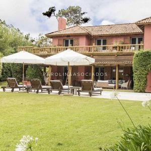 Casa De  9 Dormitorios En La Barra, Punta Del Este