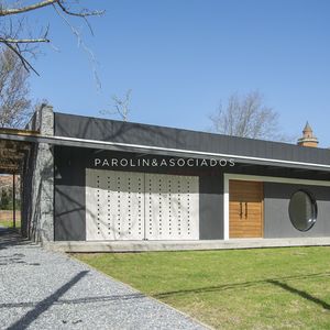 Chalet En Venta En El Golf De Punta Del Este De 4 Dormitorios A Estrenar.