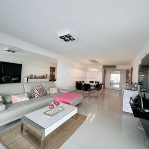 Apartamento En Venta De 3 Dormitorios En Miami Boulevard I, Punta Del Este.