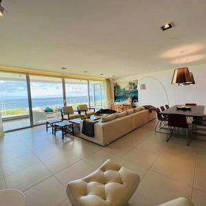 Apartamento En Venta De 4 Suites En Tiburón Terrazas Océano, Punta Del Este.