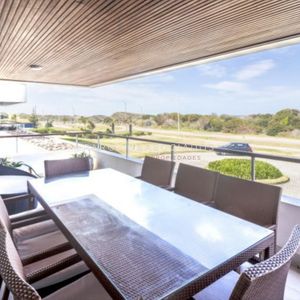 Apartamento De 4 Dormitorios En Esturión Terraza, Punta Del Este.