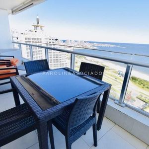 Apartamento En De 2 Dormitorios En Venta En Seasons Tower, Punta Del Este