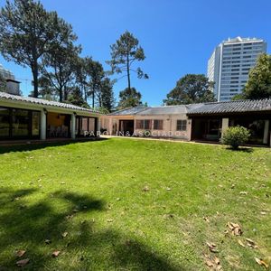 Hermosa Casa De 4 Dormitorios En Mansa, Punta Del Este.