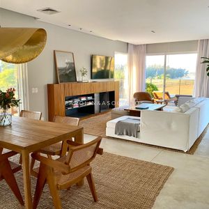 Casa De 4 Dormitorios En Venta En El Quijote, Punta Del Este.