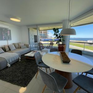 Apartamento En Venta De 3 Dormitorios En Edificio Isabel, Punta Del Este.