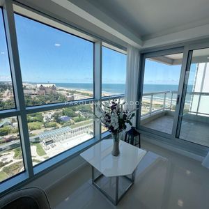 Apartamento En Venta De 3 Dormitorios En Torre Look Brava, Punta Del Este.
