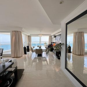 Apartamento De 3 Dormitorios En Suite En Edificio Millenium, Punta Del Este.