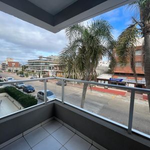 Apartamento En Venta De 2 Dormitorios En Gala Puerto, Punta Del Este.