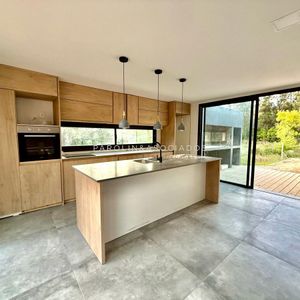 Casa En Venta De 3 Dormitorios En La Barra, Punta Del Este.