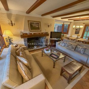 Hermosa Casa Pronta Para Comenzar A Disfrutar A Metros Del Mar