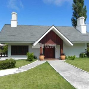 Importante Casa De 6 Dormitorios En Alquiler De Temporada- Punta Del Este