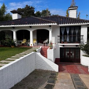 Casa De 4 Dormitorios Con Piscina En Punta Del Este