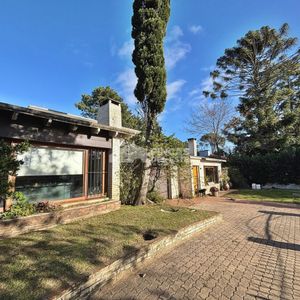 Casa De 4 Dormitorios En Cantegril