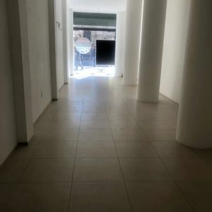 Alquiler Local Comercial Sobre 18 De Julio Cochera En Cordón