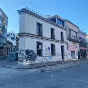 Alquiler Oficina Planta Baja Y 2 Pisos En Ciudad Vieja