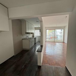Oportunidad En Punta Carretas!! Apto. 2 Dormitorios Y 2 Baños, Impecable