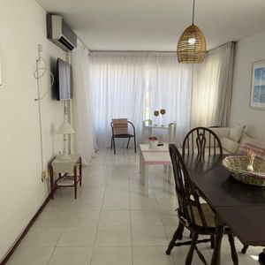 Hermoso Apartamento De 2 Dorm Con Balcon En Punta Del Este Con Cochera
