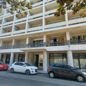 Venta Con Renta Apartamento 2 Dormitorios Contrafrente Muy Luminoso Ciudad Vieja